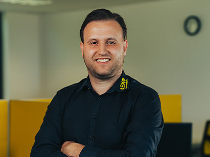 ASK Systemklebstoffe Mitarbeiterportrait Kurt Taner Anwendungstechnik